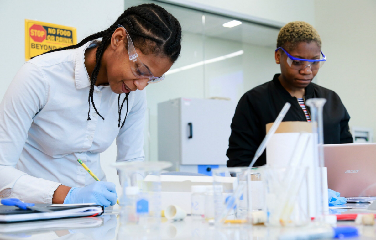 Jacqueline Smith ’06, cancer drug researcher and role model for Black chemists
